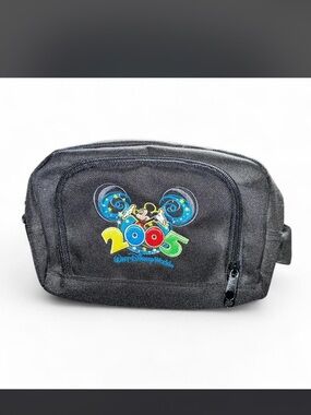 Walt Disney World 2005 Black Mickey Mouse fanny pack